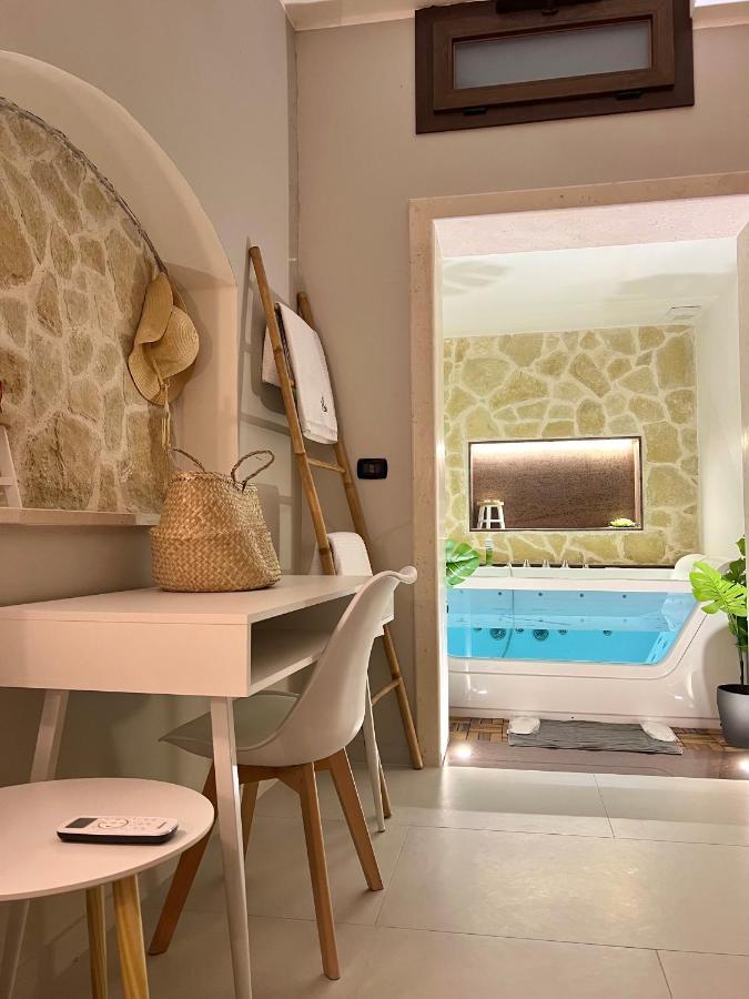 Brama Wellness Experience Apartment Brindisi Bagian luar foto